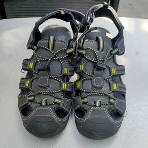 Sonoma Boy Sandals Size 4 Adjustable Strap